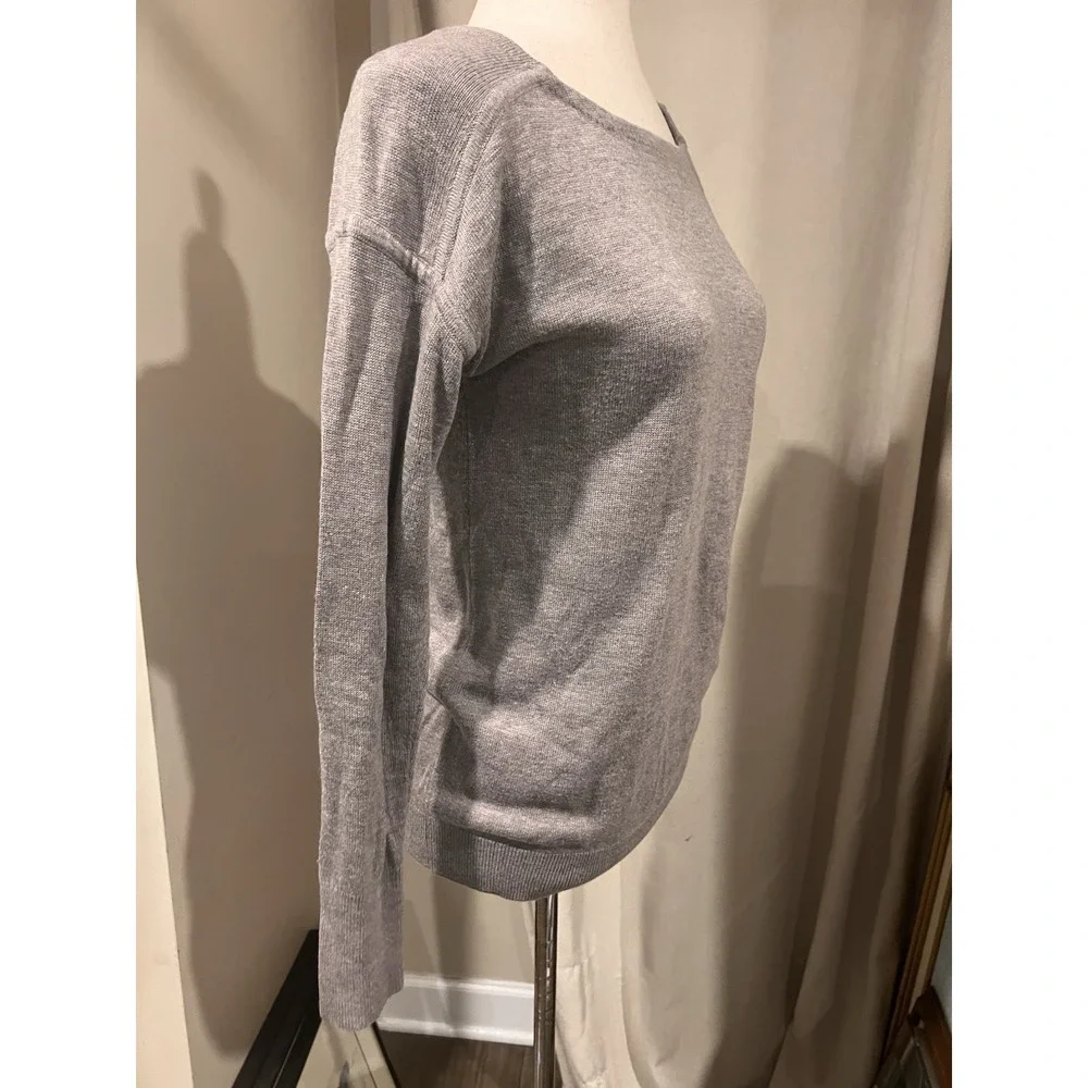 lululemon Women's Sweater Size 2‎ Gray